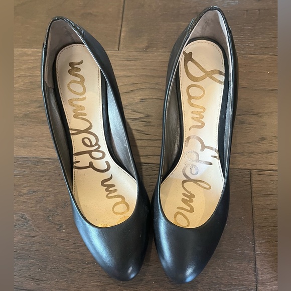 Sam Edelman | Black Round Toe Pumps - Picture 2 of 9